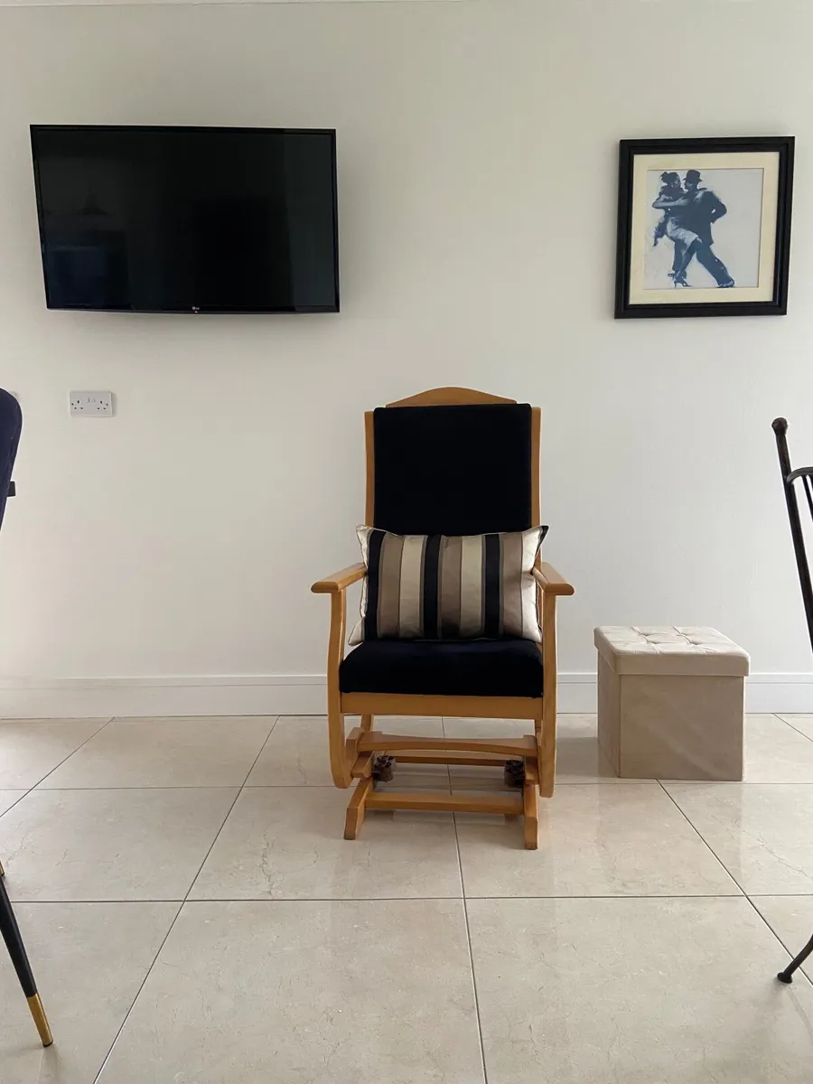 Rocking Chair - Image 3