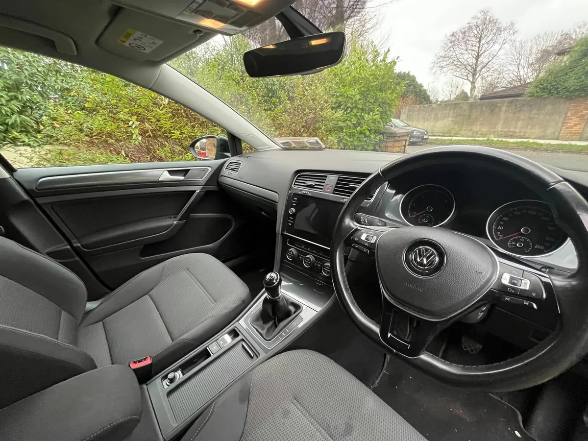 Volkswagen Golf 2017 - Image 2