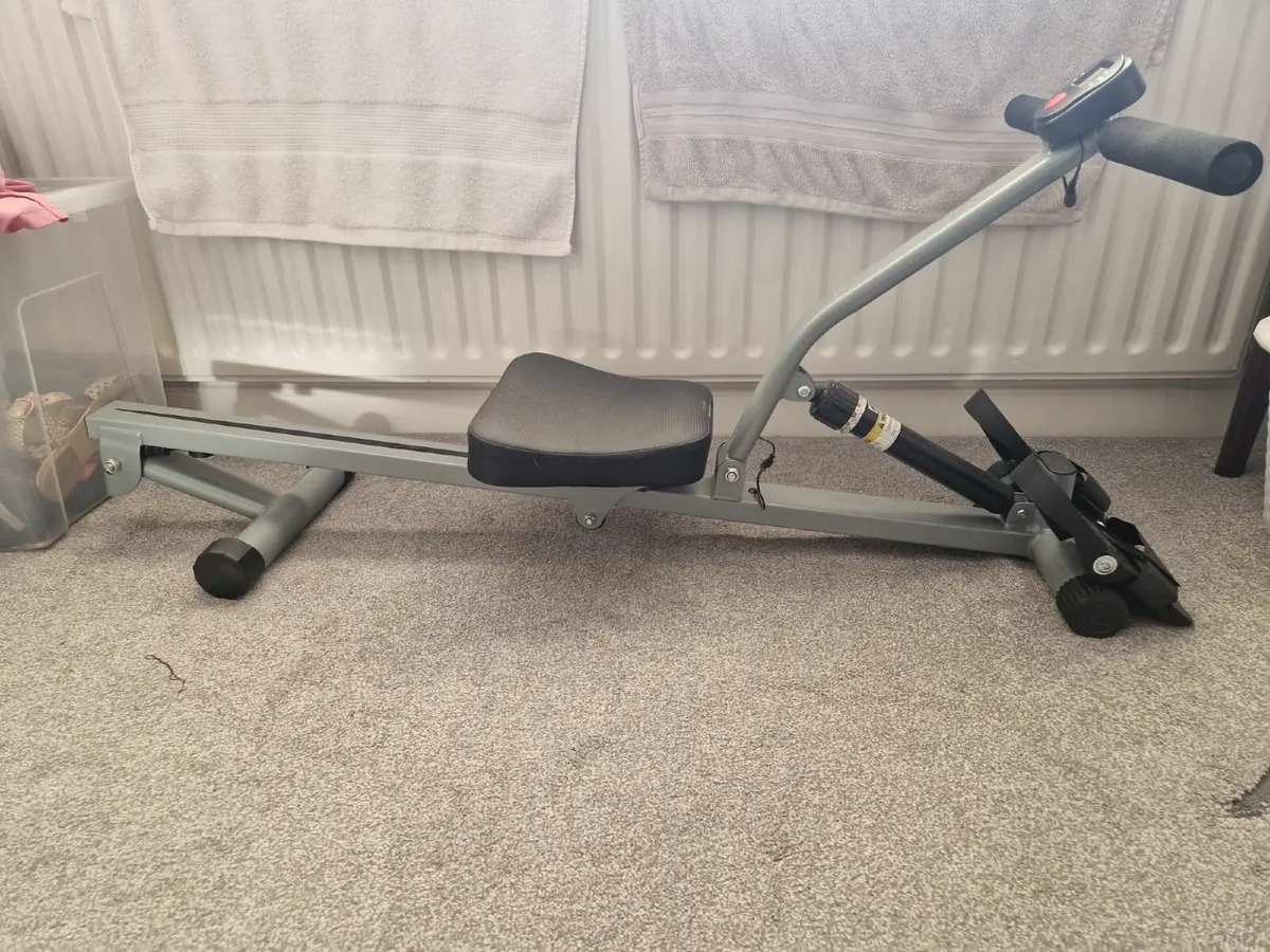 Rowing Machine - Image 3