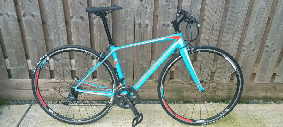 Cube Axial Race Full Carbon 47cm - Image 1