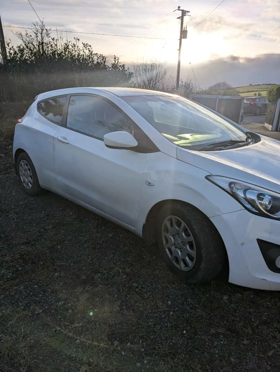 Hyundai i30 - Image 2