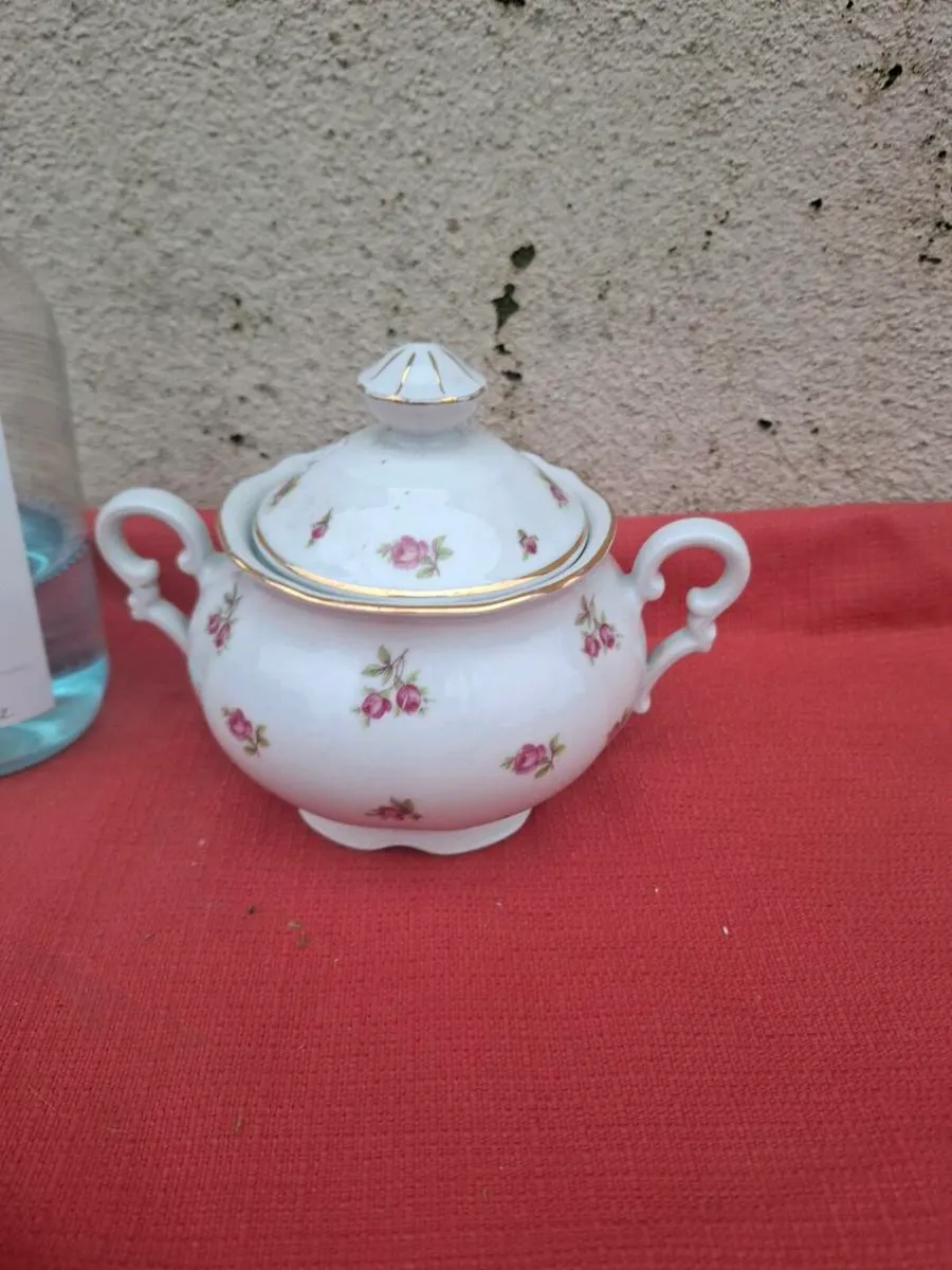 Roses china sugar bowl postage possible - Image 2