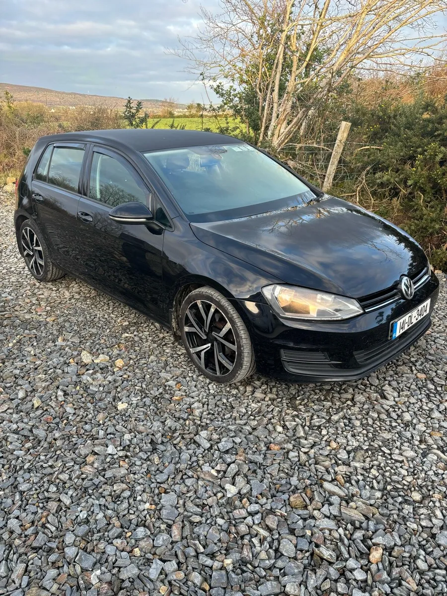 2014 Volkswagen Golf - Image 2