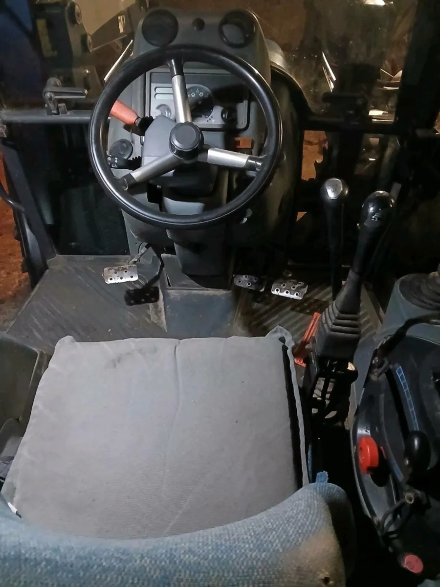 Landini Vision 105 with Q36 Loader - Image 4