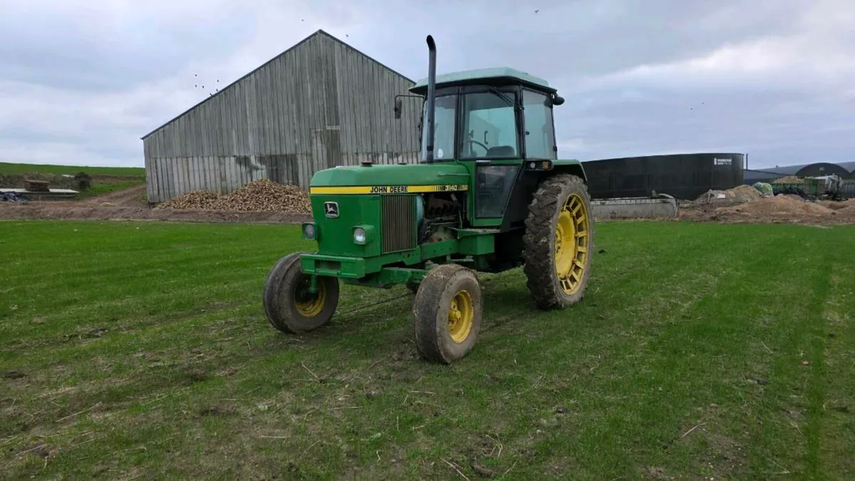 John Deere 3140 - Image 1