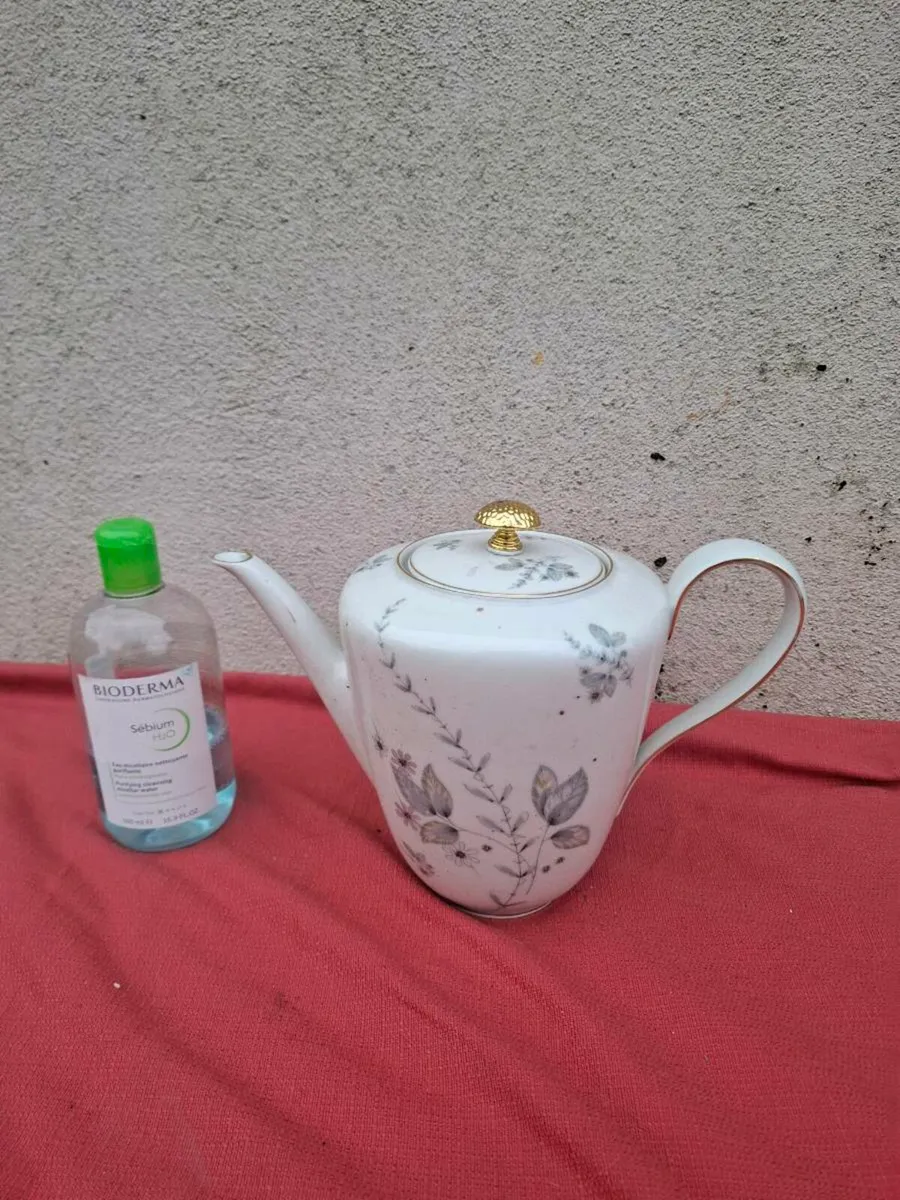 Cream china tea pot postage possible - Image 1