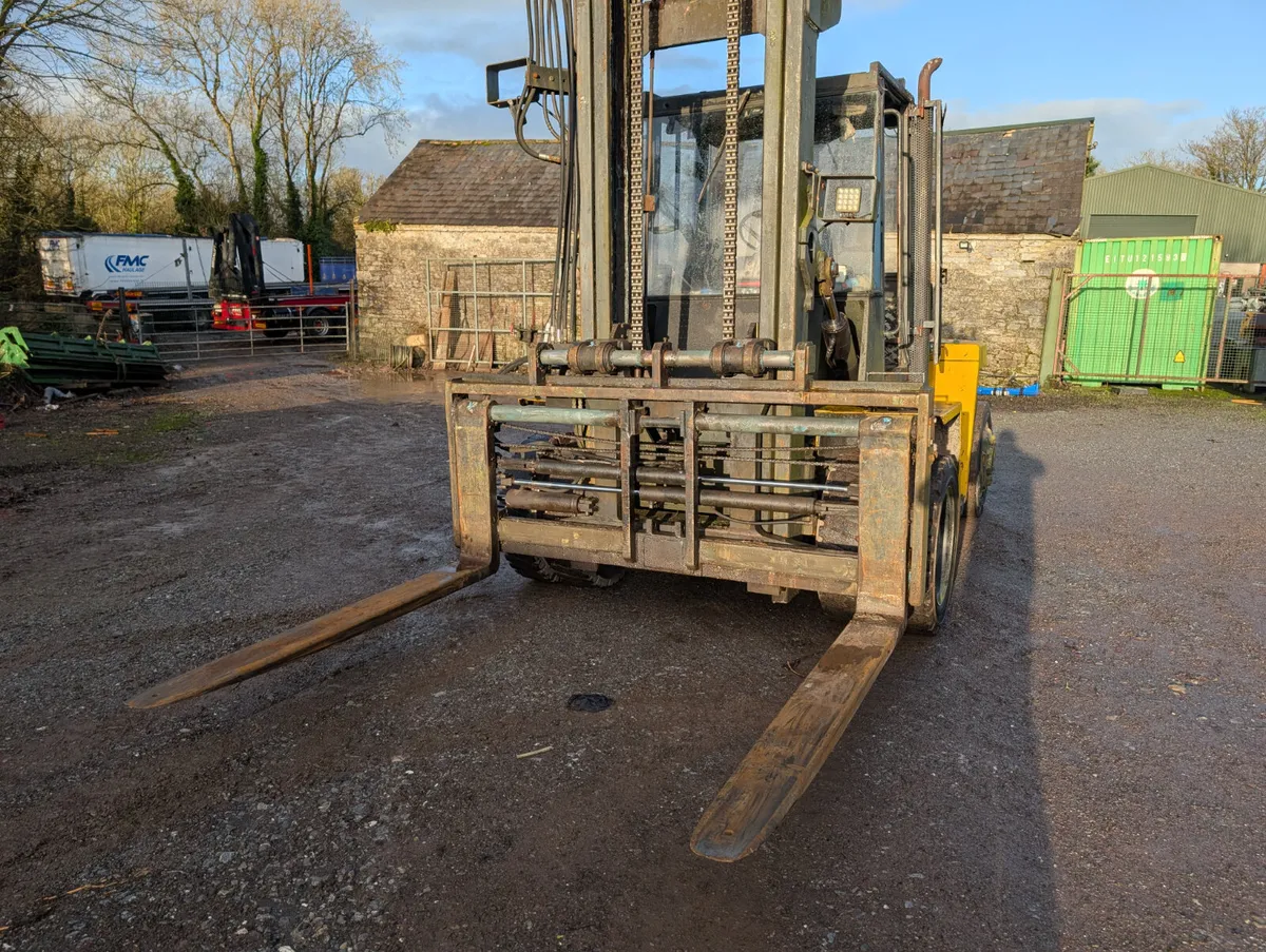 Hyster 8 ton forklift 6 ft  and 8 ft forks - Image 3
