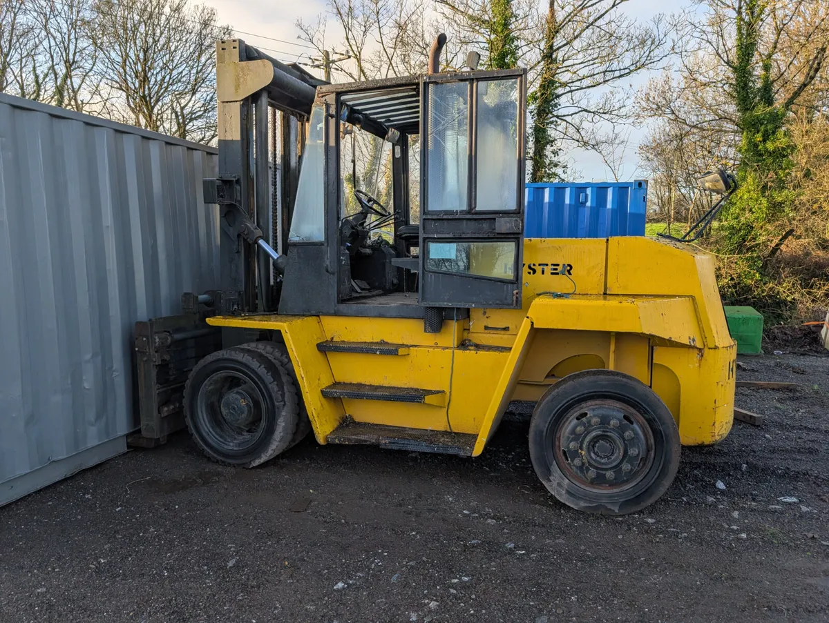 Hyster 8 ton forklift 6 ft  and 8 ft forks - Image 2