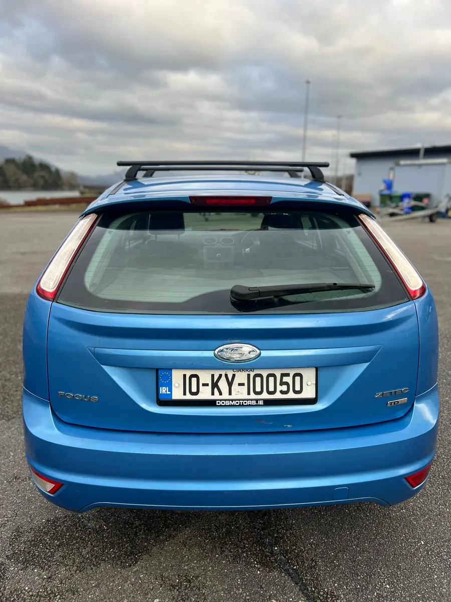 Ford Focus 2010 - Image 2