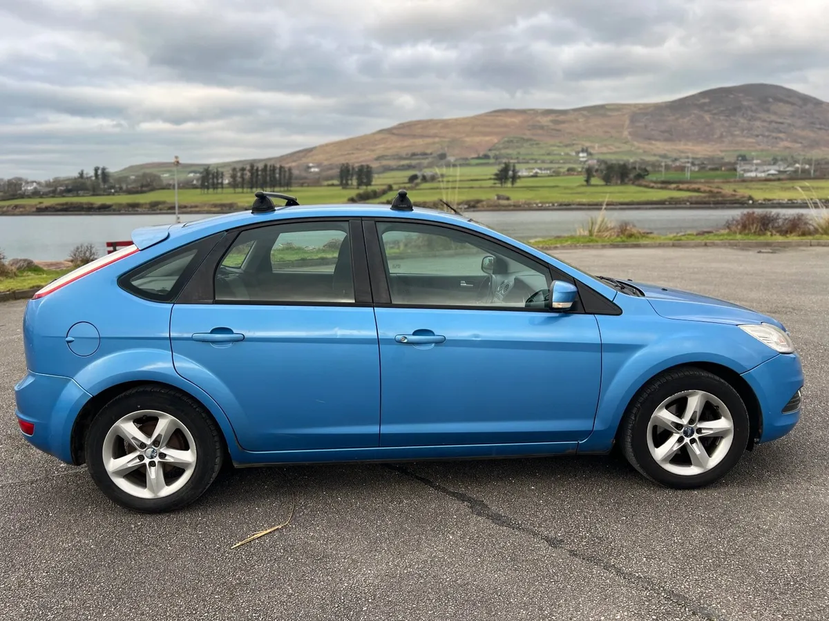 Ford Focus 2010 - Image 3