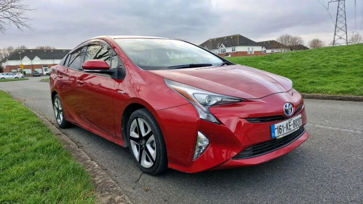 Toyota prius LEATHER seats - Image 4