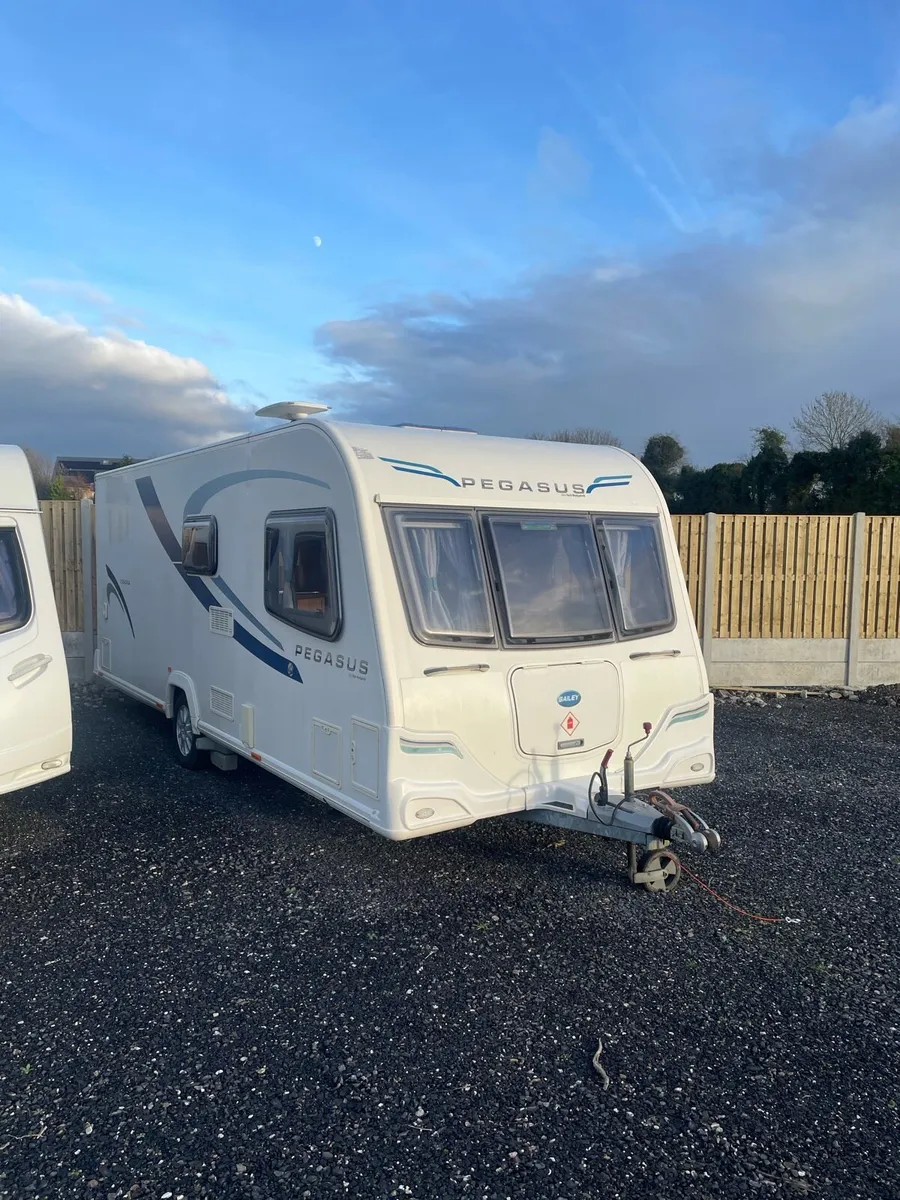 Bailey Pegasus 4 Berth Fixed Bed Caravan - Image 2