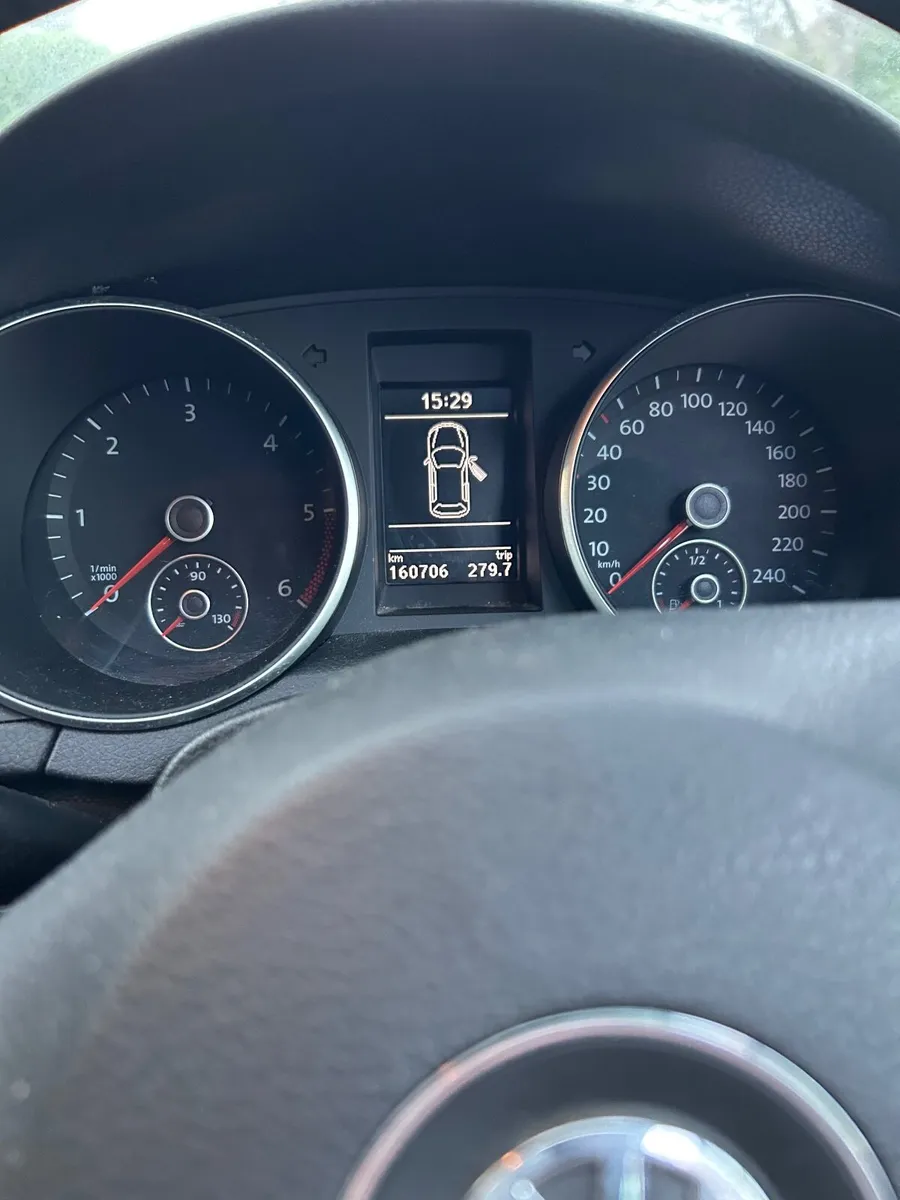 Volkswagen Golf 2012 - Image 2