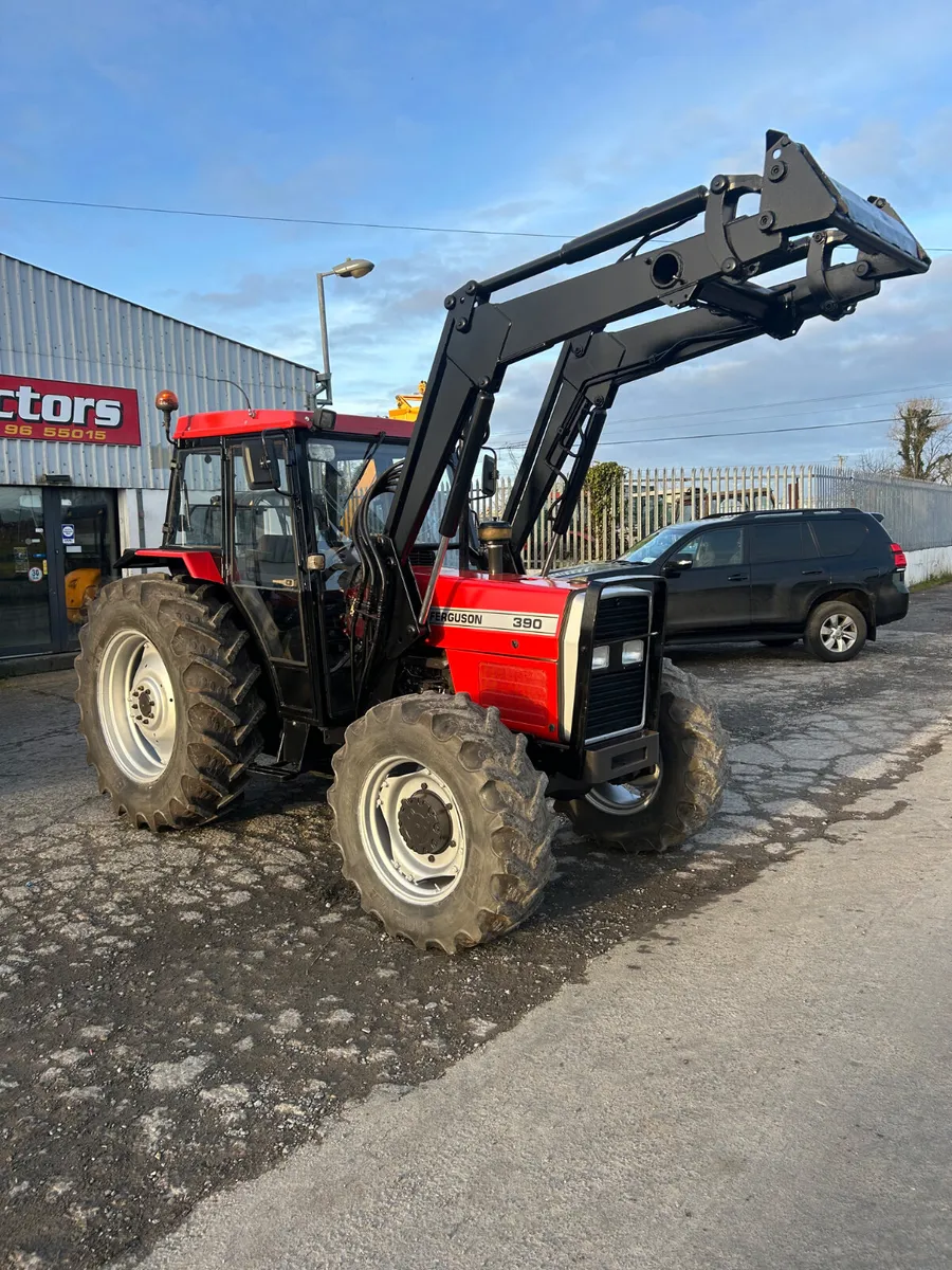 1988 Massey Ferguson 390 c/w loader - Image 1