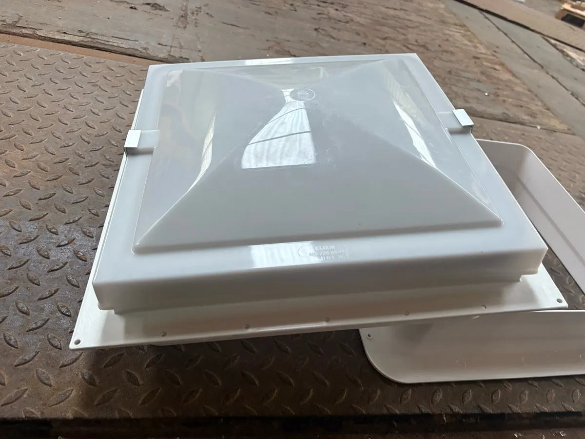 Roof vent skylight mobile home - Image 1