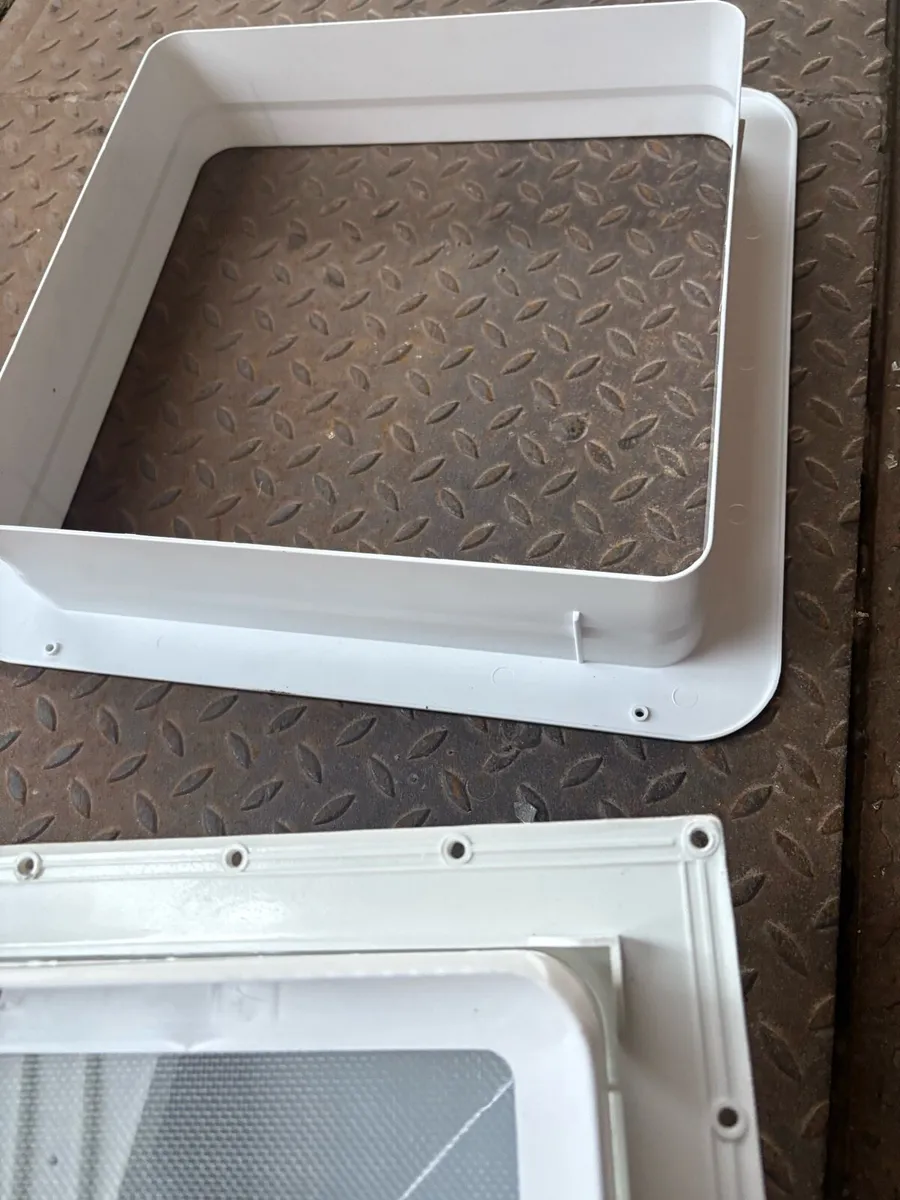 Roof vent skylight mobile home - Image 4