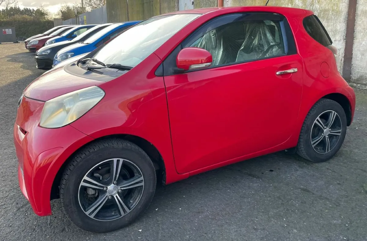 Toyota iQ Automatic  -  39k KM - ultra low mileage - Image 3
