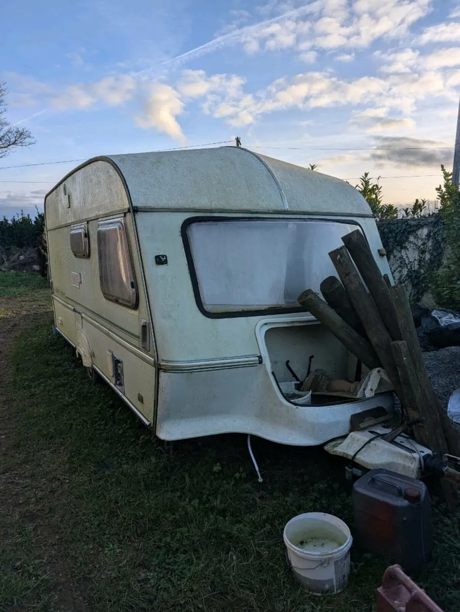 Caravan - Image 1