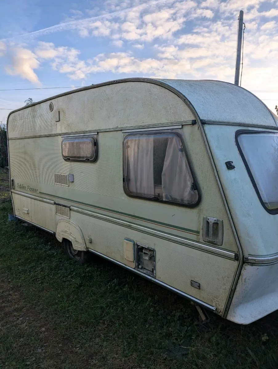 Caravan - Image 2