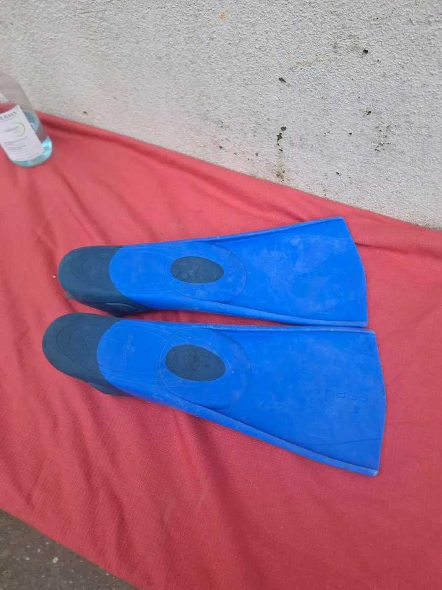 Flippers nabaji size 4 4.5 - Image 2