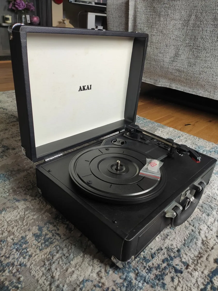 Akai Retro Portable Recheargable Record Player - Image 3