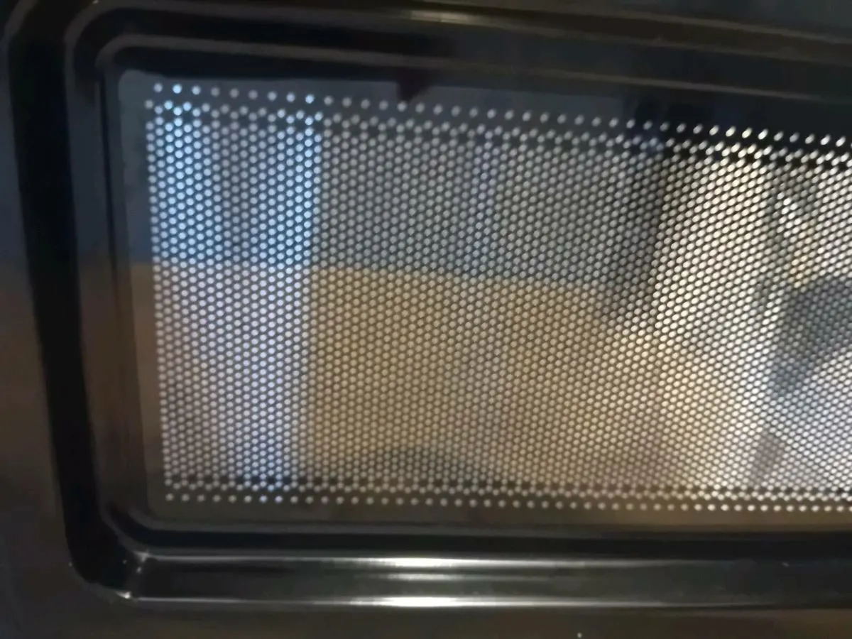 ESSENTIALS Microwave Oven - Image 4