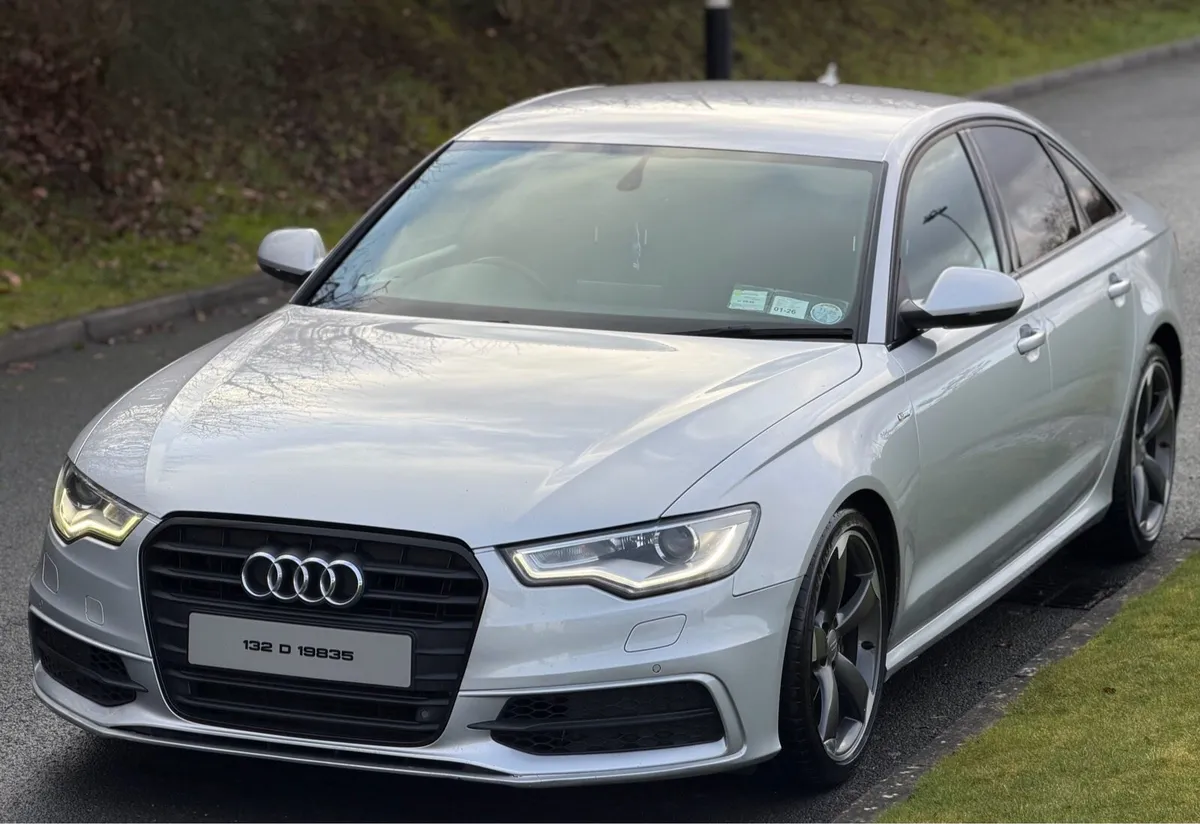 Audi A6 2.0Tdi Black Edition S line 2013. - Image 3