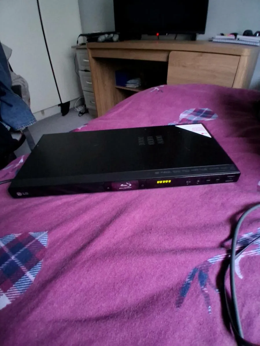LG blue ray and dvd player - Image 2