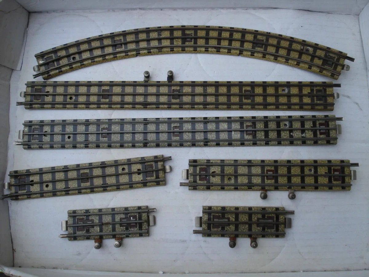 HORNBY -DUBLO MECCANO 3 RAIL TIN TRACKS, 1940/50s, - Image 3