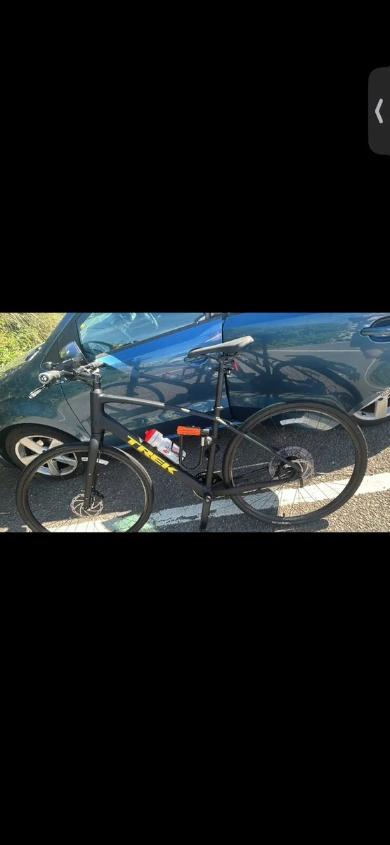 Trek FX 2 Gen 4 Hybrid Bike In Matte Trek Black - Image 2