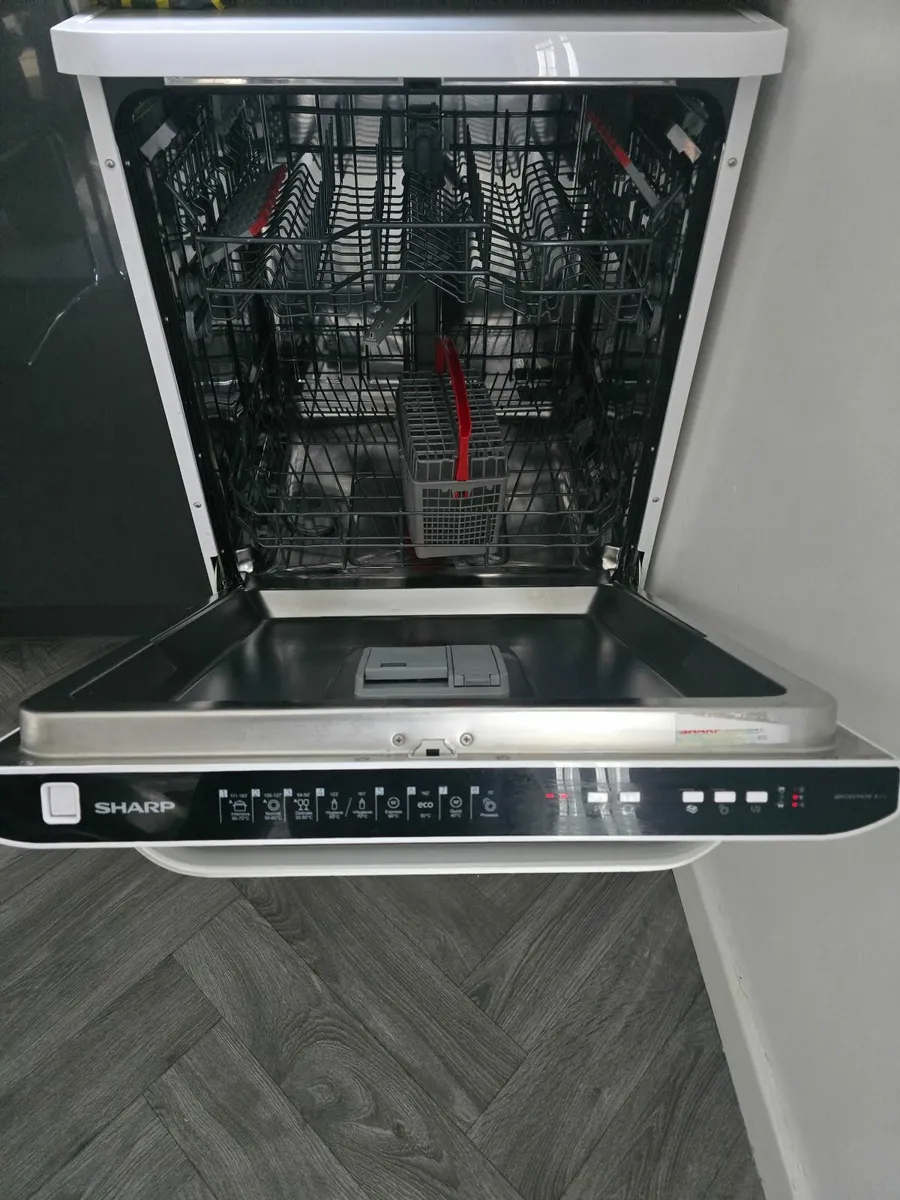 SHARP Full-size Dishwasher White - Image 3