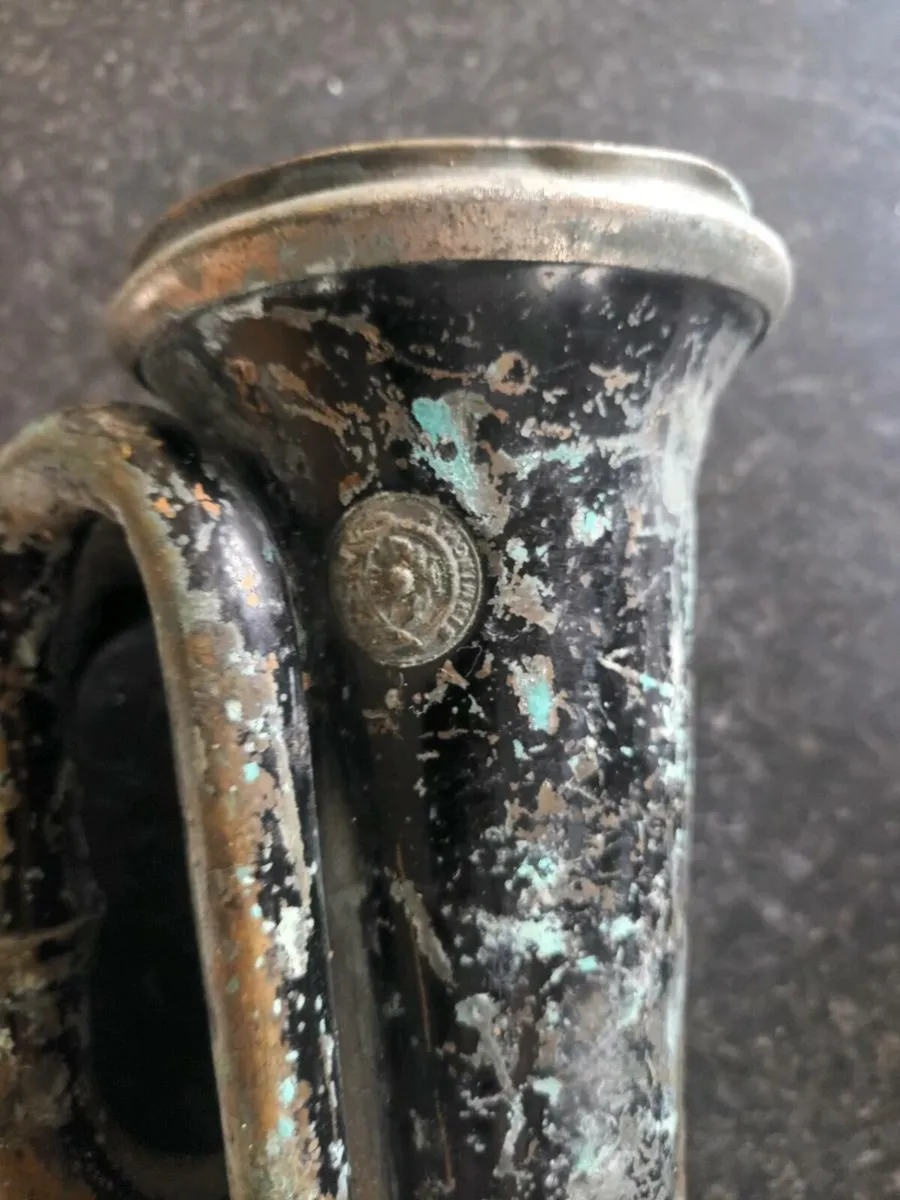 Vintage Car Horn - Image 1