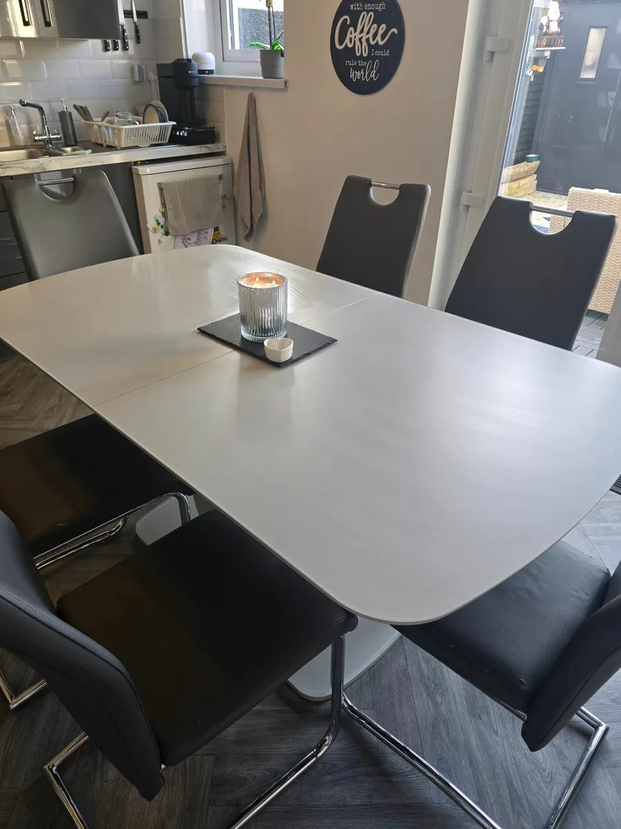 Extending Table & 6 Chairs - Image 1