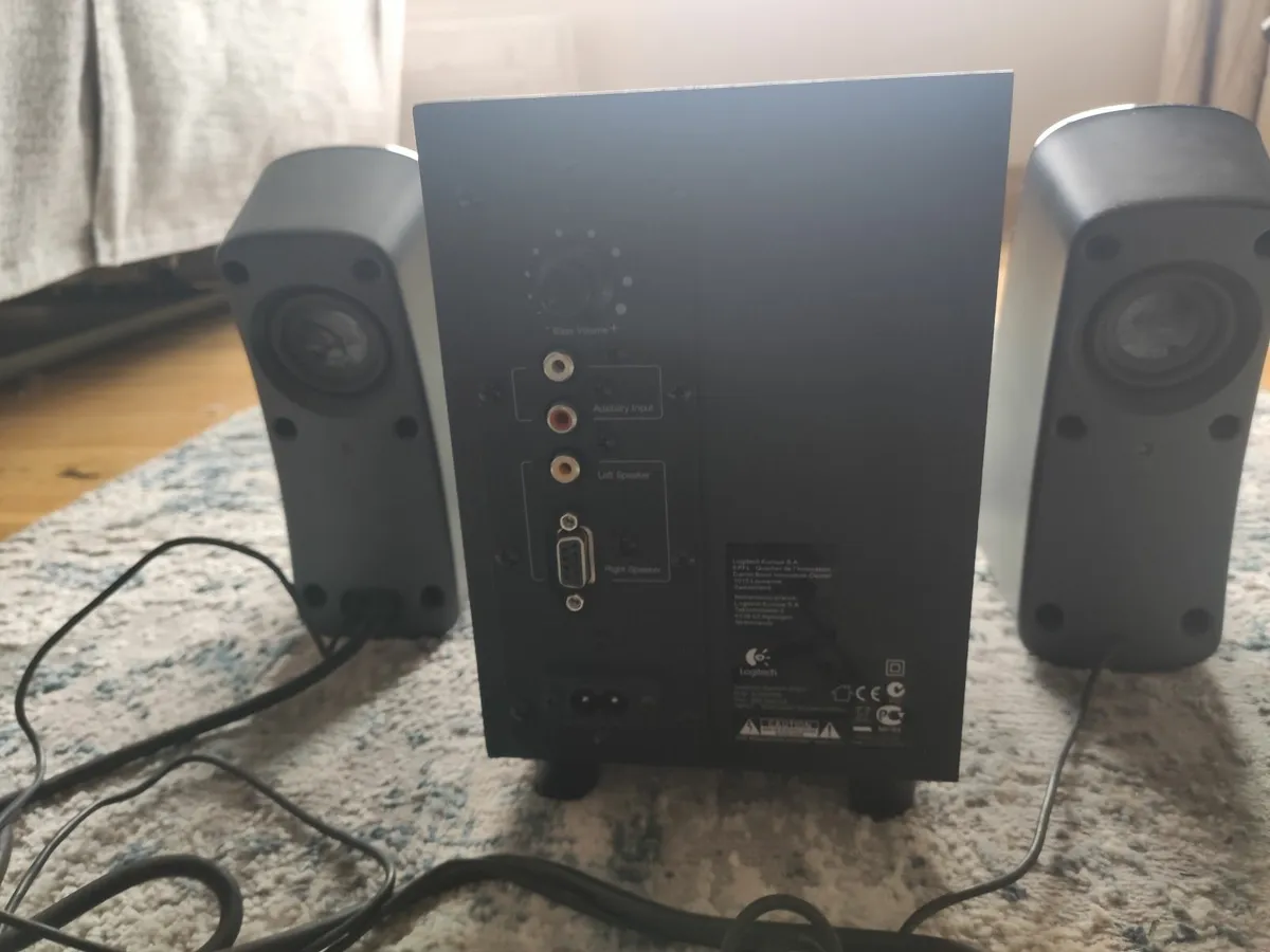 Logitech Speaker System 2.1 - Image 2