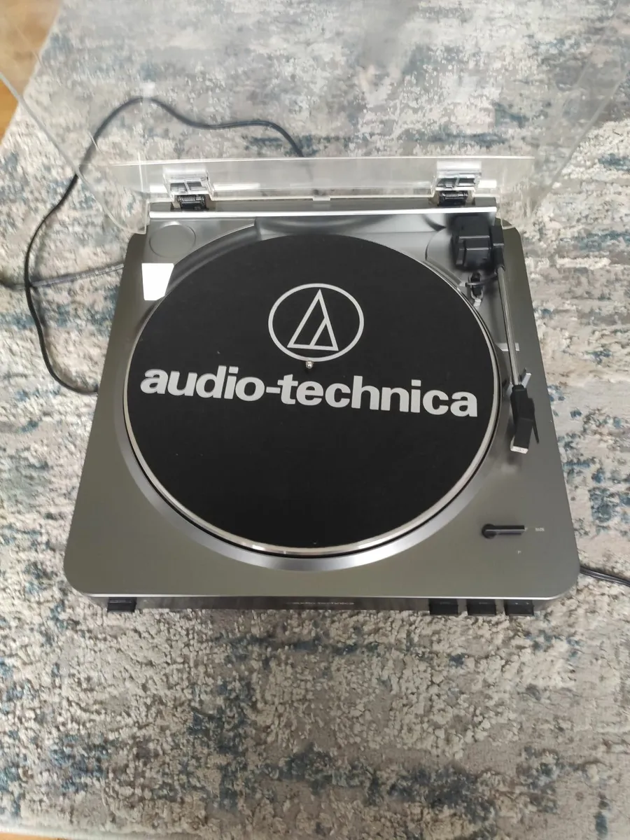 Audio Technica AT-LP60 USB Turntable - Image 1