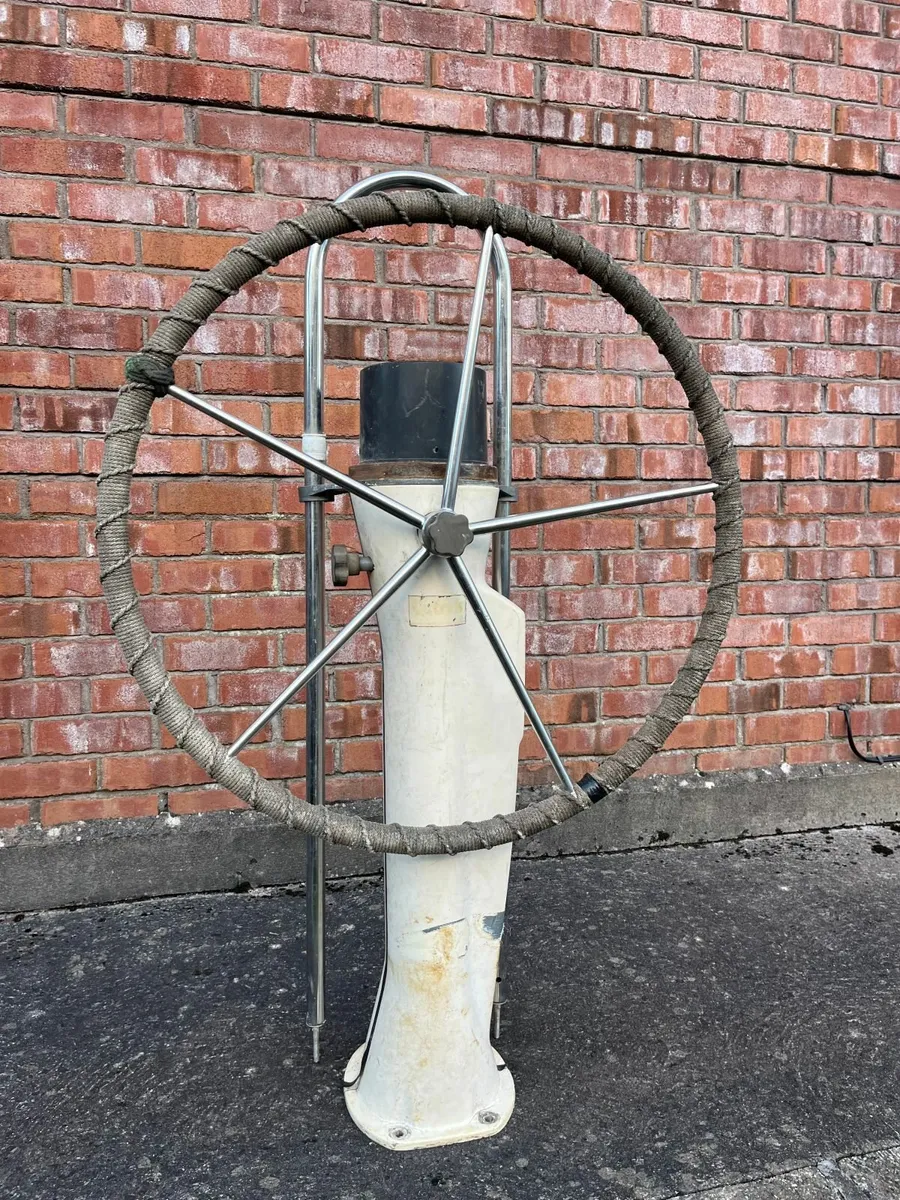 Boat wheel steering pedestal - Image 1
