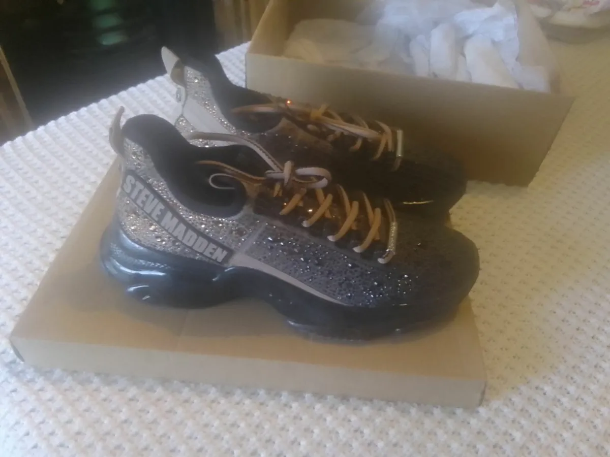 Steve madden bronze & black rhinestone trainers 6 - Image 1