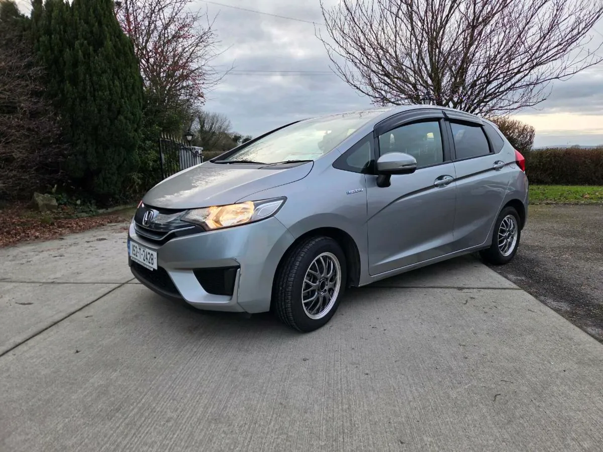 2015 Honda Fit Hybrid - Image 2