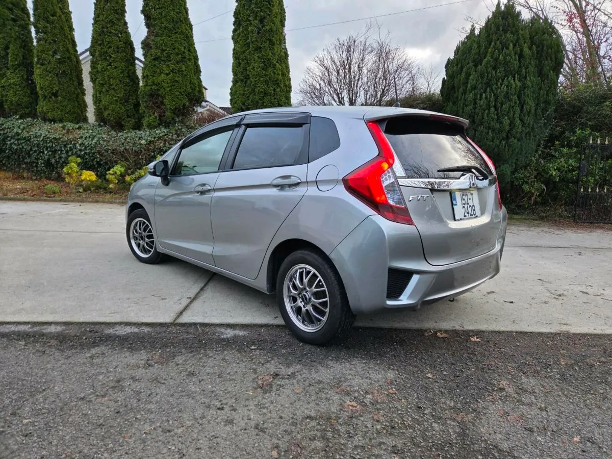 2015 Honda Fit Hybrid - Image 3