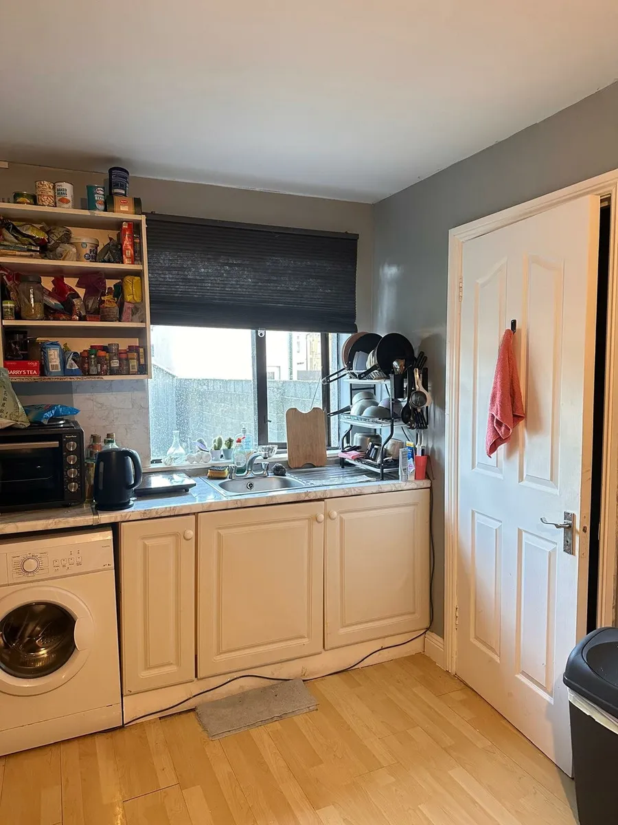 Property to let - Image 1