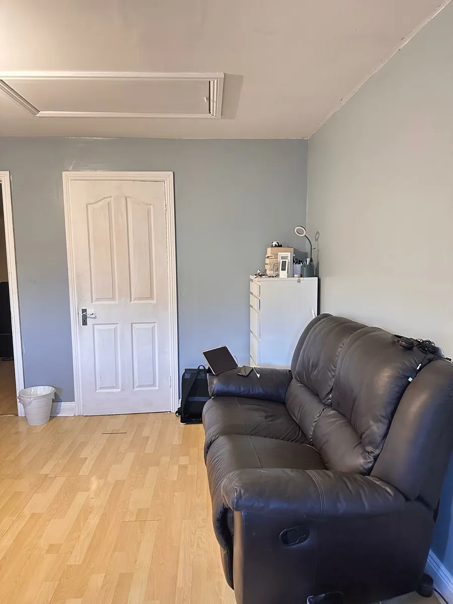 Property to let - Image 2