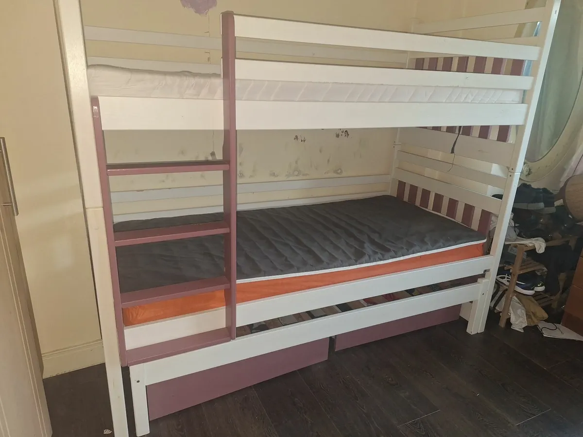 Triple bunk bed - Image 1