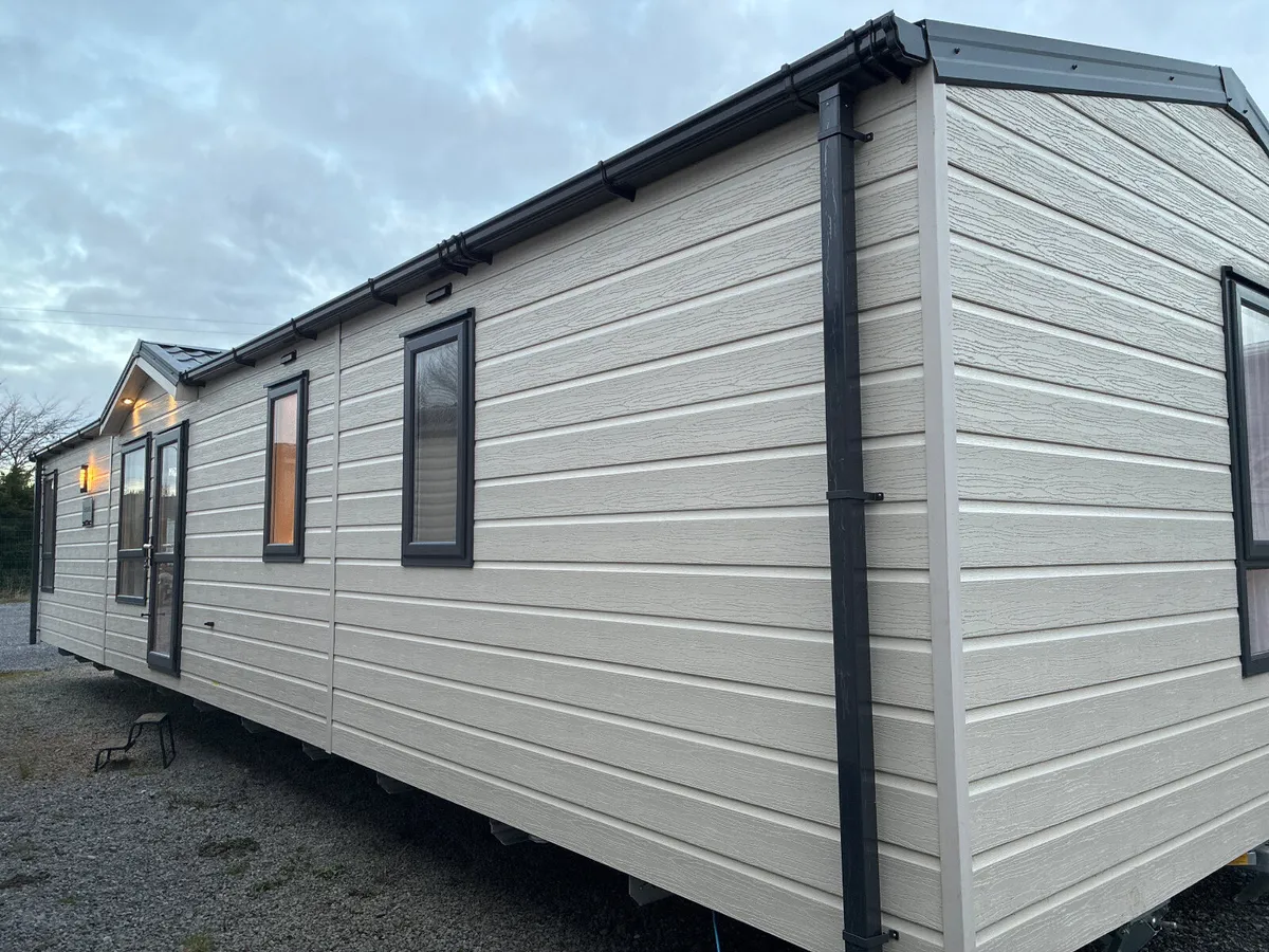 2026 MODEL RESIDENTIAL LODGE   42X13X2BED - Image 4