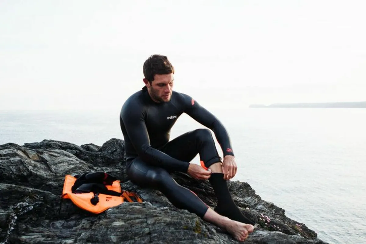 NEW Swim 3mm Neoprene wetsuit caps, keep head warm - Image 2