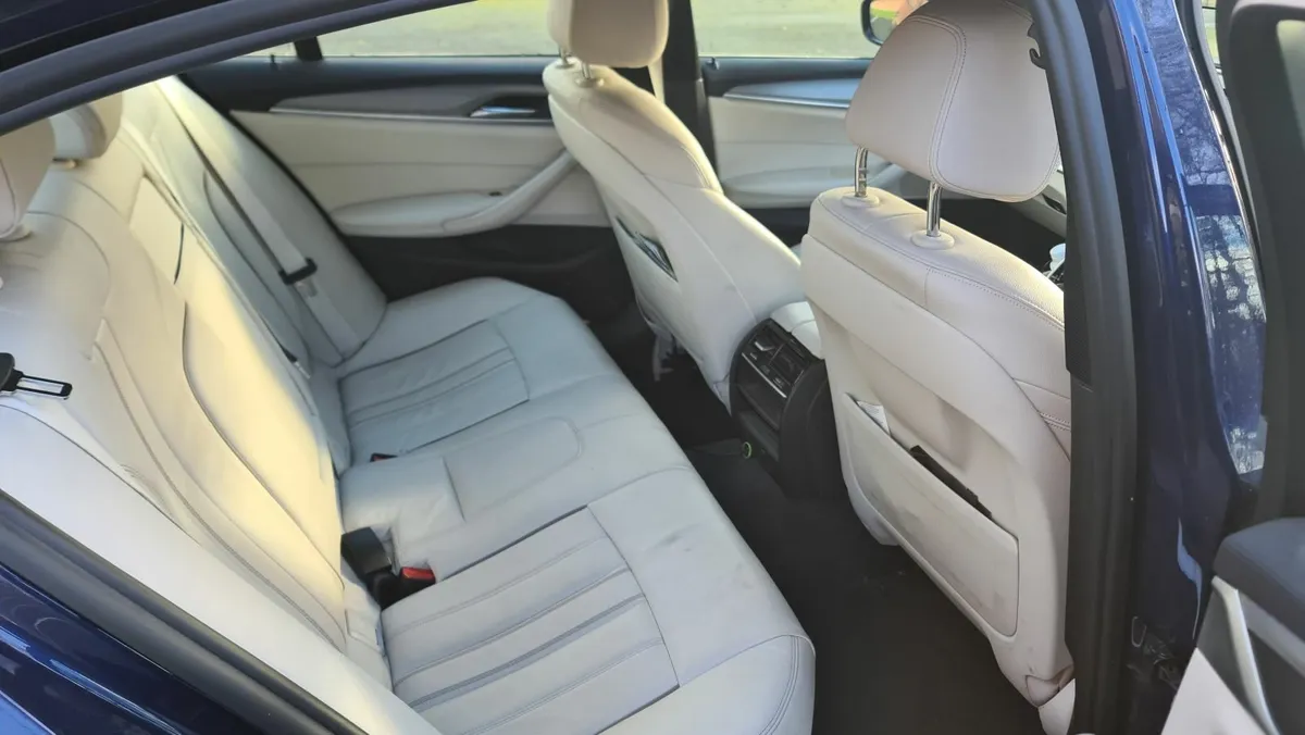 BMW 5-Series 2017 - Image 2