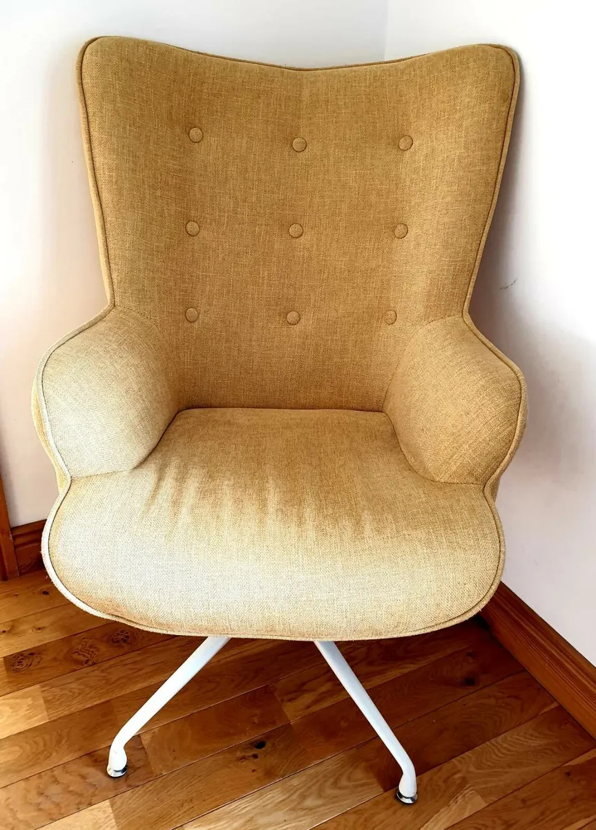 Yellow swivel chair - Image 1