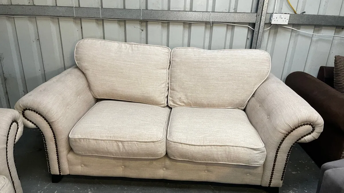 3&2 seater worh arm chair - Image 3