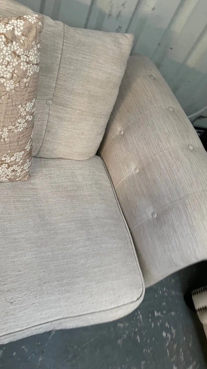 3&2 seater worh arm chair - Image 4