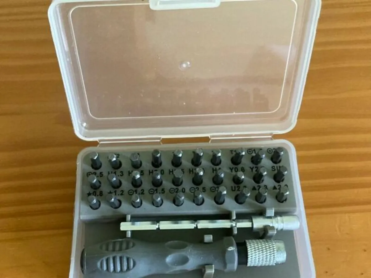 32 in 1 Precision Magnetic Screwdriver Toolkit - Image 1