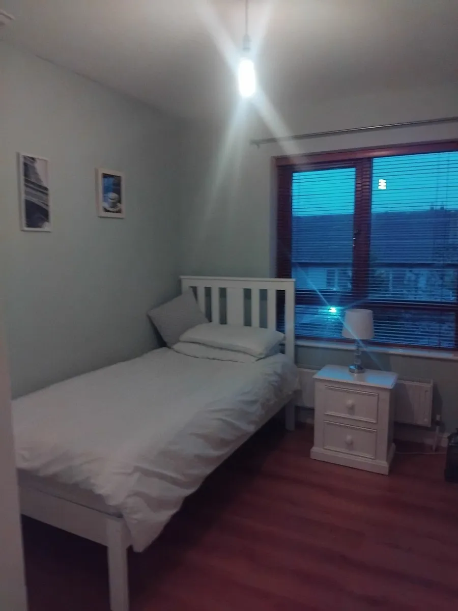 Single Bed - Image 3